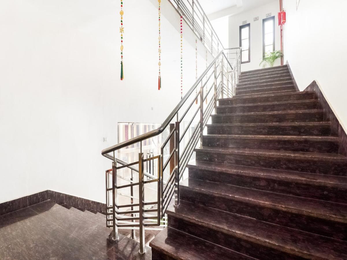 Oyo Lck1233 Rivaaj Palace Lucknow Ngoại thất bức ảnh