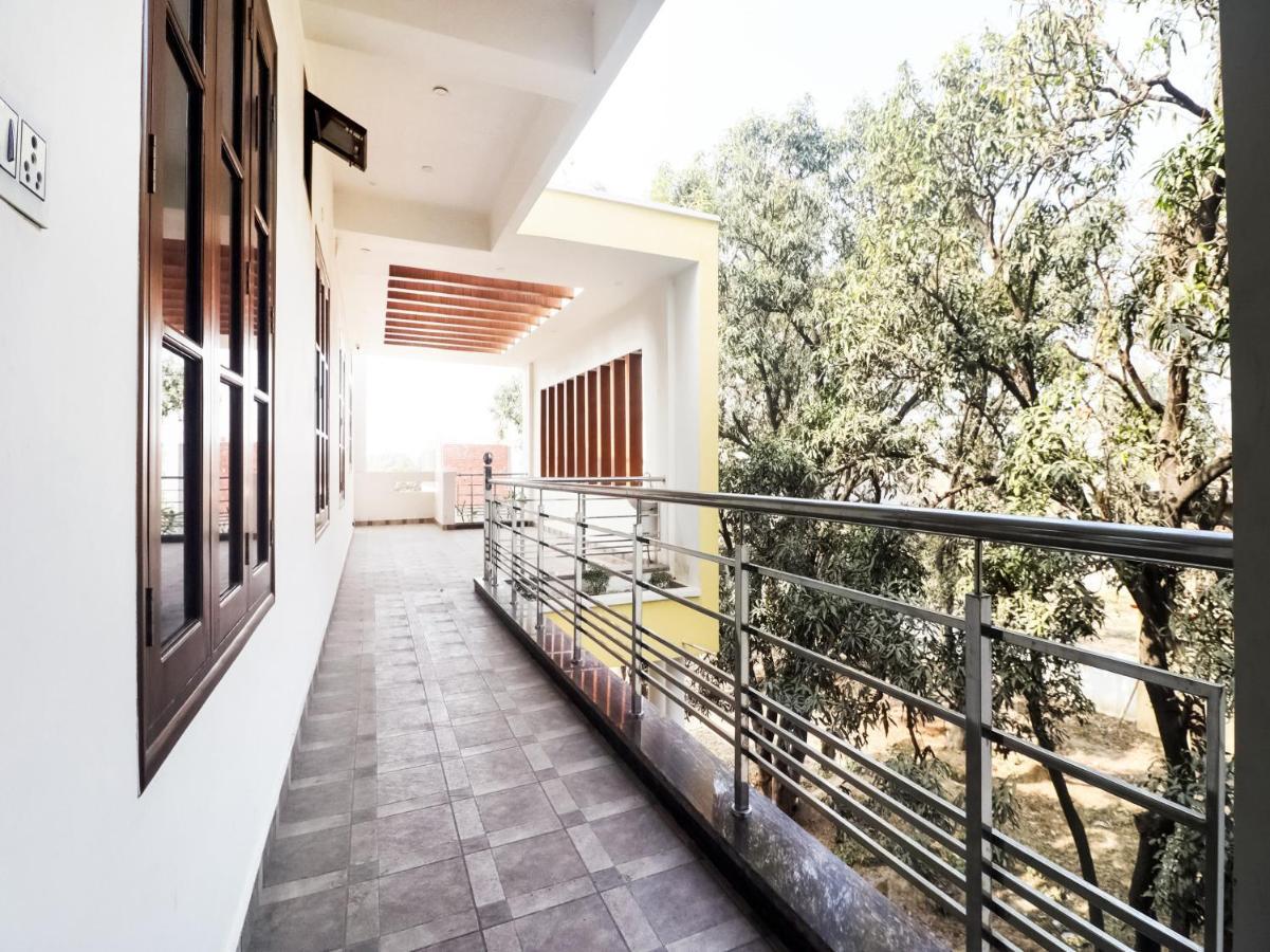 Oyo Lck1233 Rivaaj Palace Lucknow Ngoại thất bức ảnh