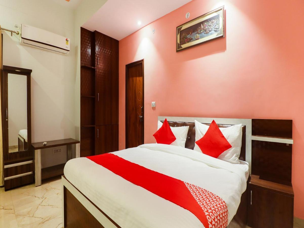 Oyo Lck1233 Rivaaj Palace Lucknow Ngoại thất bức ảnh