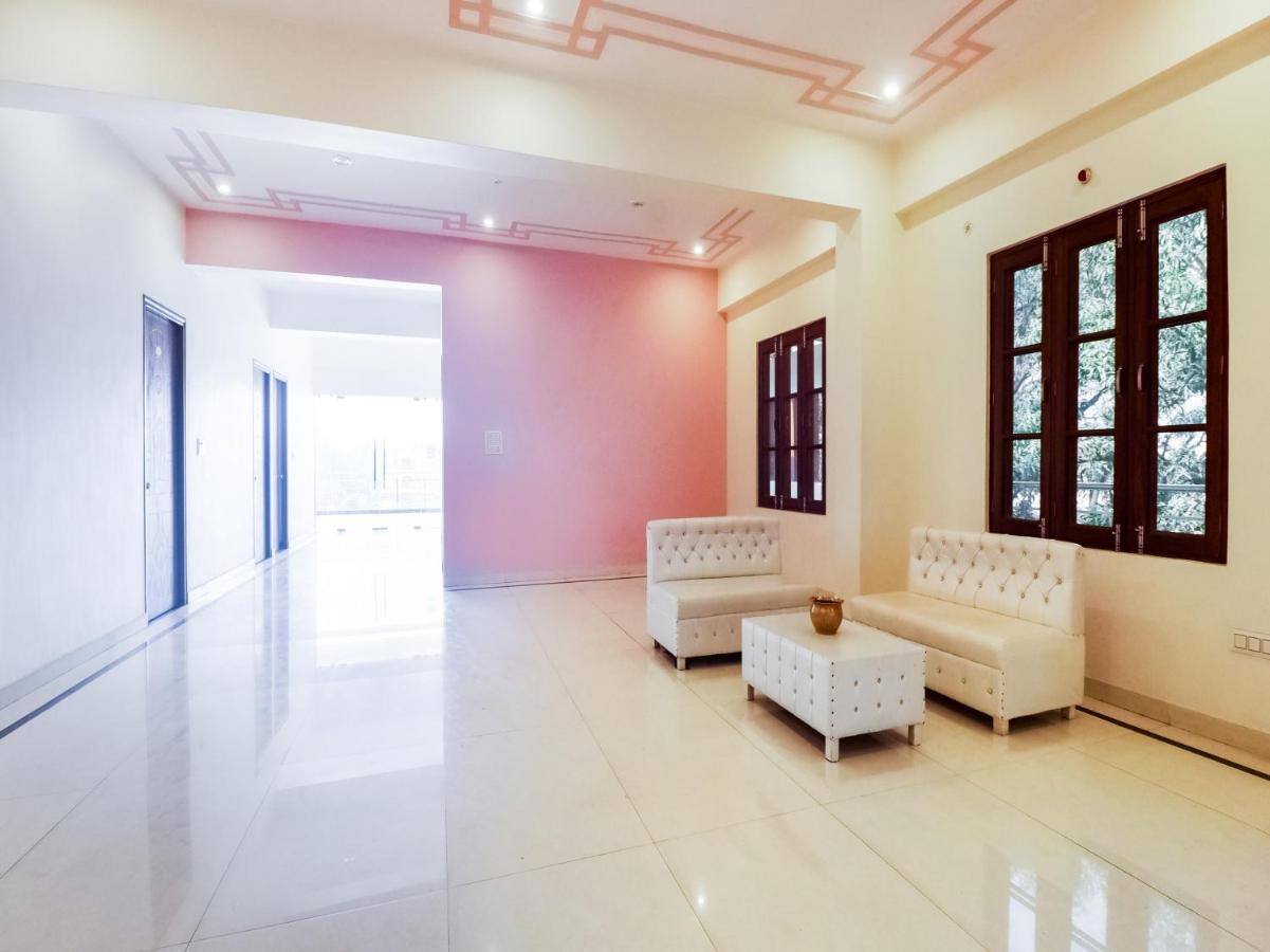 Oyo Lck1233 Rivaaj Palace Lucknow Ngoại thất bức ảnh