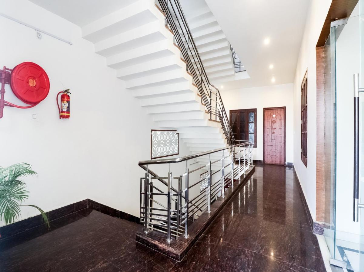 Oyo Lck1233 Rivaaj Palace Lucknow Ngoại thất bức ảnh