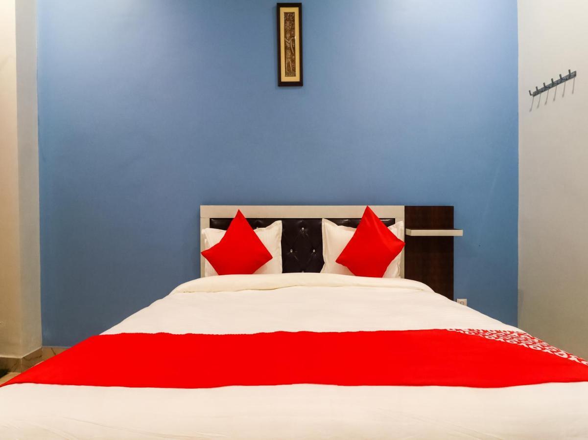 Oyo Lck1233 Rivaaj Palace Lucknow Ngoại thất bức ảnh