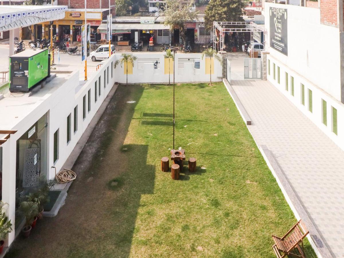 Oyo Lck1233 Rivaaj Palace Lucknow Ngoại thất bức ảnh